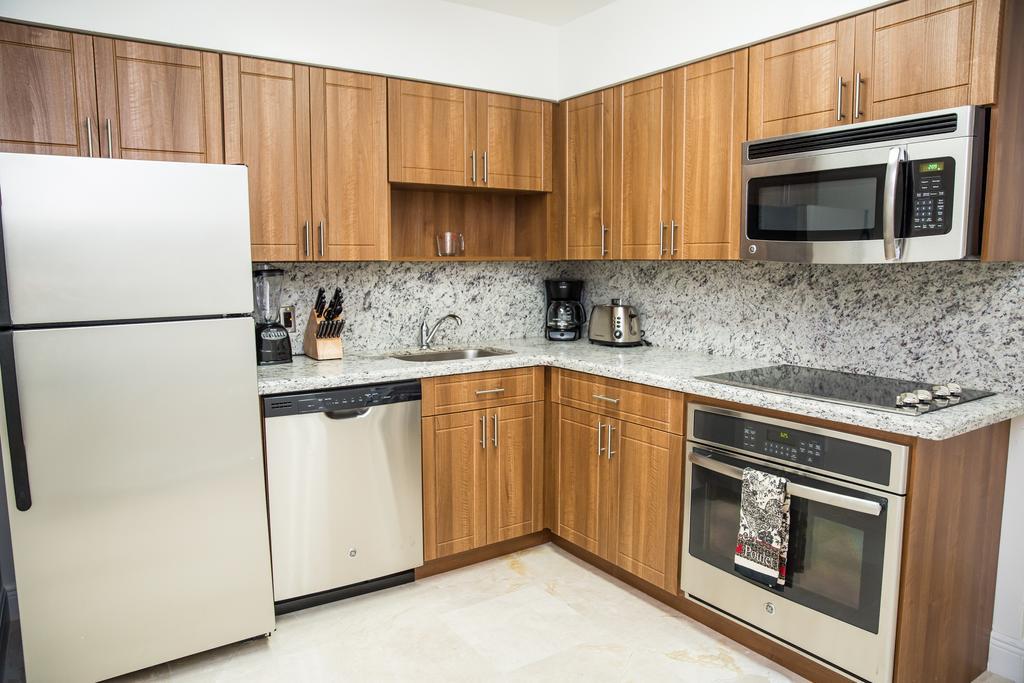 Oceanfront Contemporary Suites Μαϊάμι Μπιτς Δωμάτιο φωτογραφία